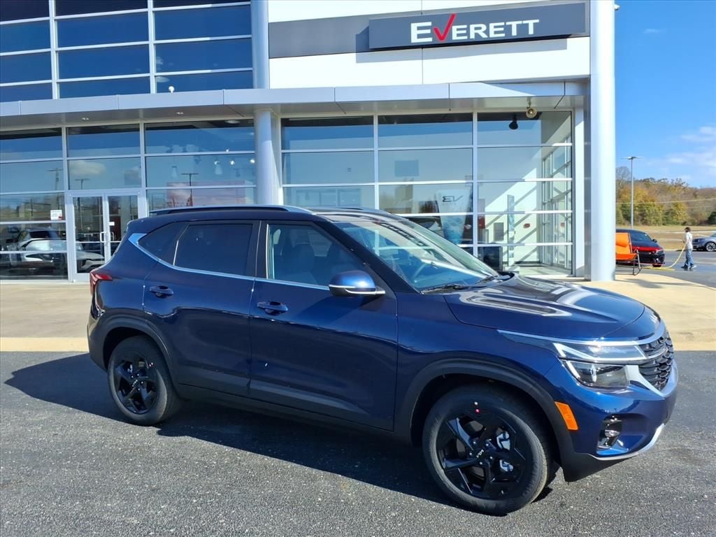 2026 Kia Seltos — rear three-quarter view